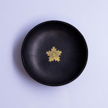 画像をギャラリービューアに読み込む, 盆皿 (Handmade Leather bowl) ブラック・スタンプ
